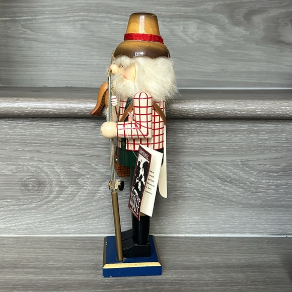 🖤Michael Wolfe 11.5” Christmas Nutcracker Fisherman - Picture 6 of 17